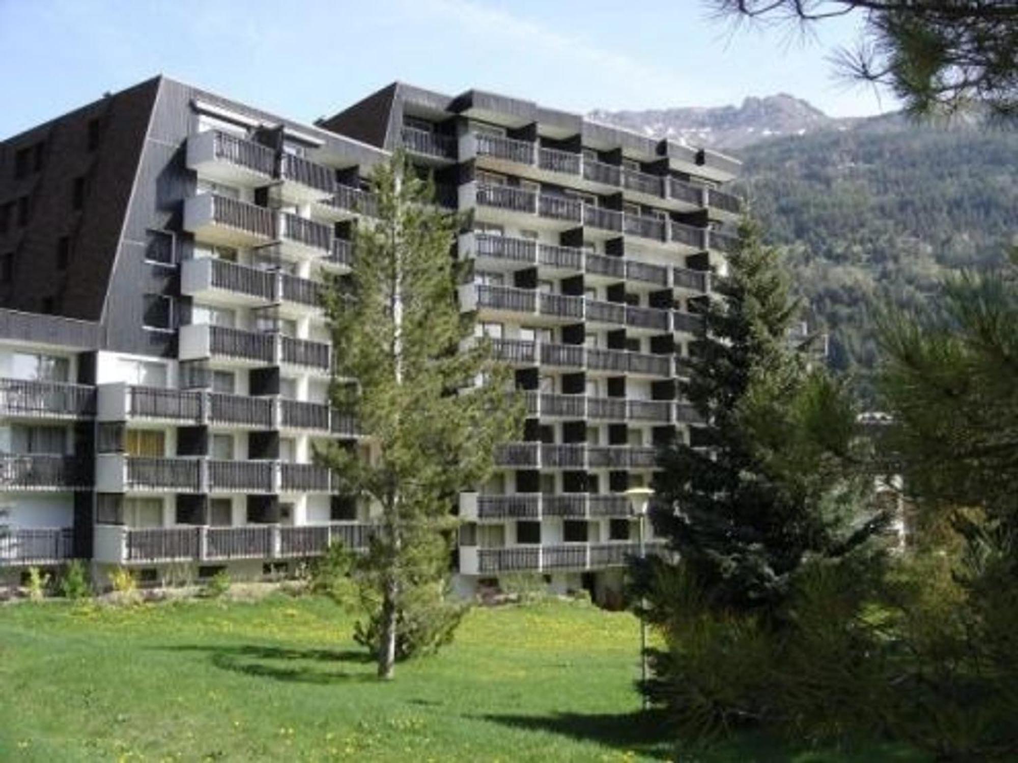Appartement La Salle-les-Alpes, 3 pièces, 6 personnes - FR-1-330F-41 Serre Chevalier Esterno foto