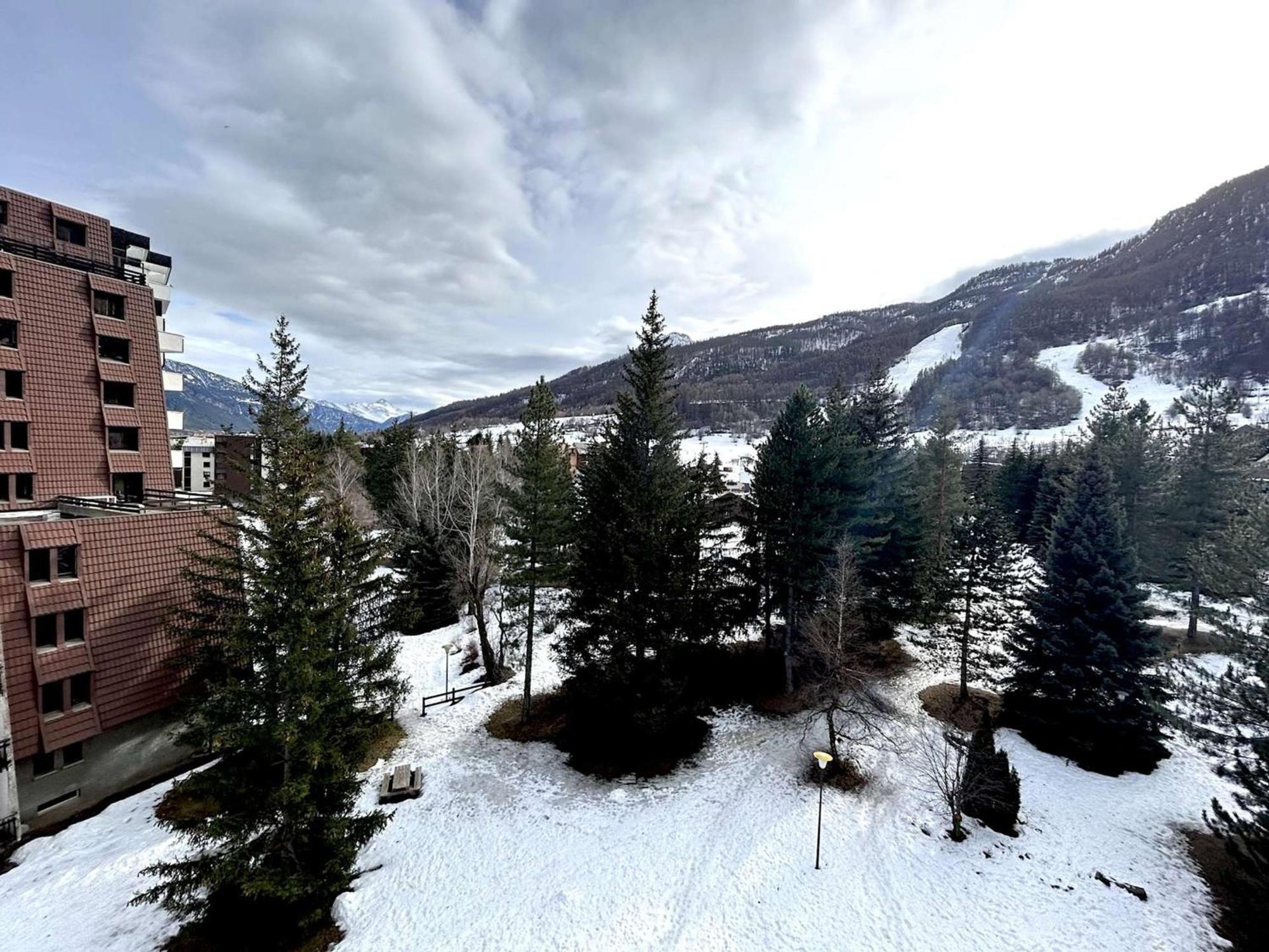 Appartement La Salle-les-Alpes, 3 pièces, 6 personnes - FR-1-330F-41 Serre Chevalier Esterno foto